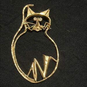 Gold Cat Brooch with Rhinestone Eyes Minimalist Design